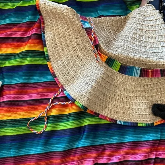 Mexican Poncho Mexico Party Fancy Dress Bandit - Picture 2 of 3